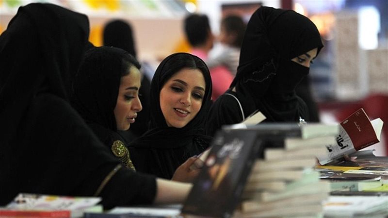 من المقعد الخلفي إلى عجلة قيادة السيارة، كيف غير قرار 26 سبتمبر حياة المرأة السعودية؟