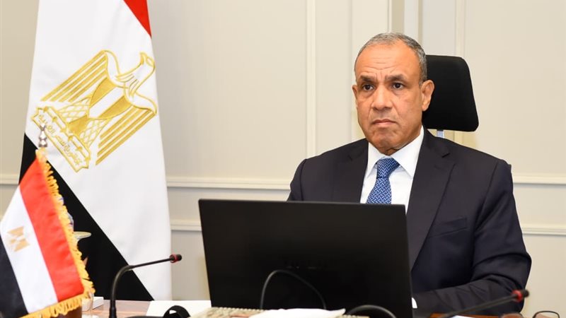 وزير الخارجية يلتقي الموظفين المصريين العاملين بالاتحاد الأفريقي (صور)