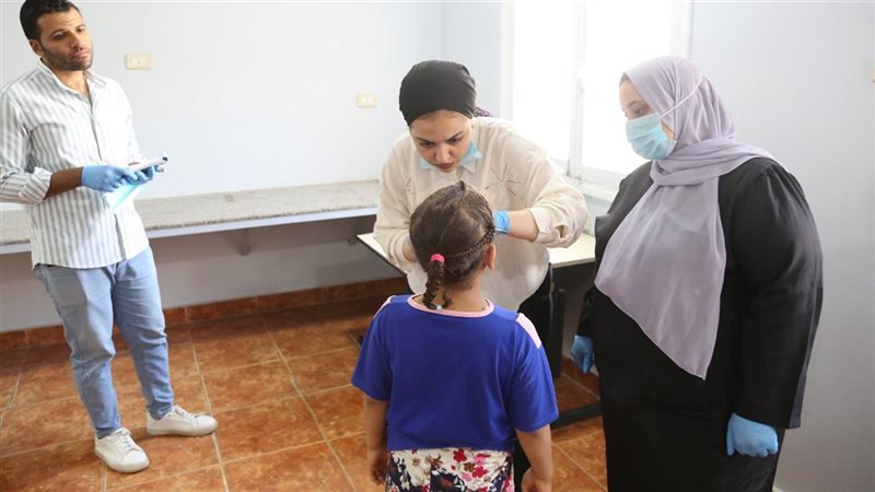 جامعة الفيوم تنظم قافلة طبية للنزلاء بدار عائشة حسانين لرعاية الأيتام