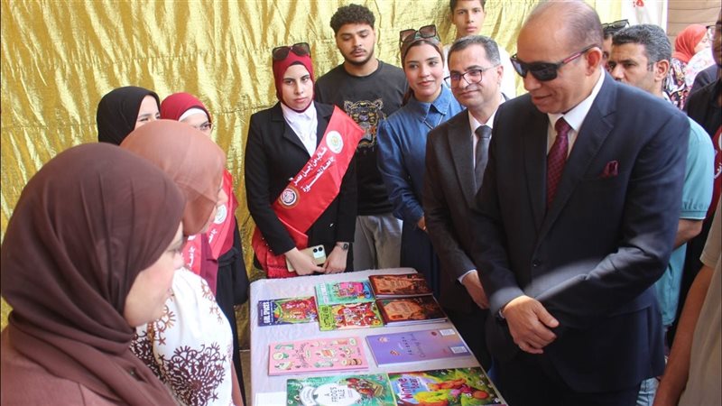رئيس جامعة المنصورة يفتتح معرضا للمستلزمات الدراسية بأسعار مخفضة لمدة 15 يوما