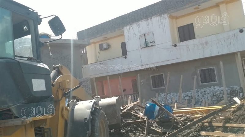 إزالة 3 مخالفات بناء بحي جنوب بورسعيد (صور)