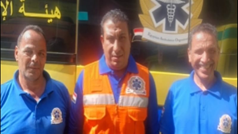 رئيس هيئة الإسعاف يكرم أبطال إنقاذ والد طفل بني سويف بعد إصابته بسكتة دماغية