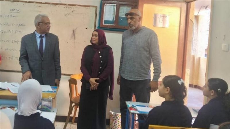 وكيل تعليم الإسماعيلية يشدد على حسن التعامل مع الطلاب خلال اليوم الدراسي