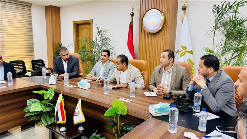 الإسكان تبحث سرعة إنهاء إجراءات توفيق الأوضاع للأراضي بالمدن الجديدة