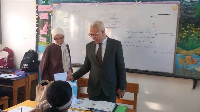 مدير تعليم الإسماعيلية يتفقد مدرسة الإسراء والمعراج الإعدادية