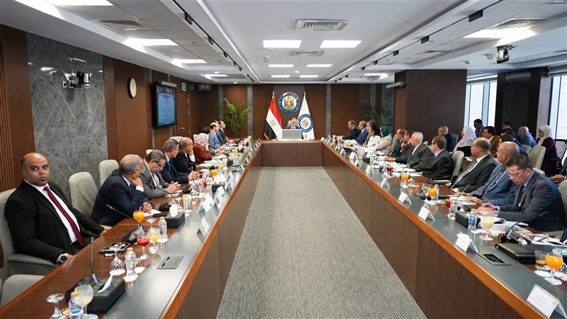 كريم بدوي يعتمد الجمعية العامة لشركة التعاون للبترول