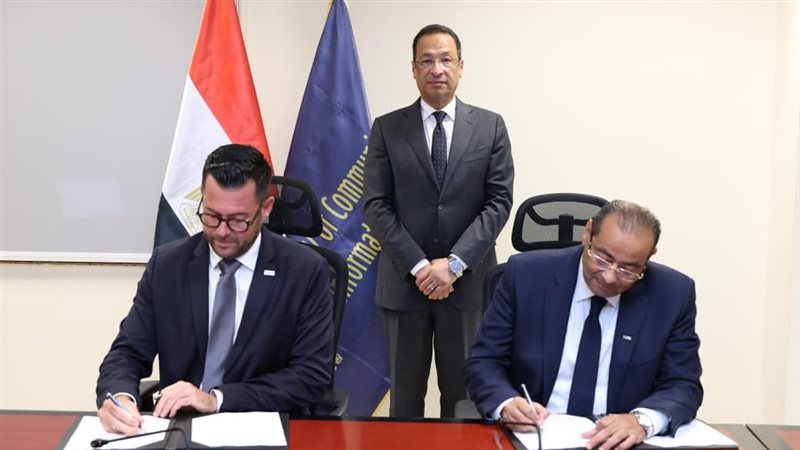 اتفاقية بين المصرية للاتصالات وPSL اليونانية لإمداد كابل بحري من شرم الشيخ إلى طابا