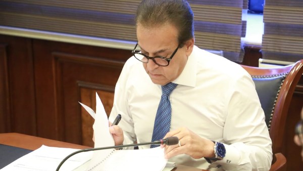 5 محافظات.. وزير الصحة يبحث خطط تطوير وإنشاءات التأمين الصحي الشامل بالمرحلة الثانية