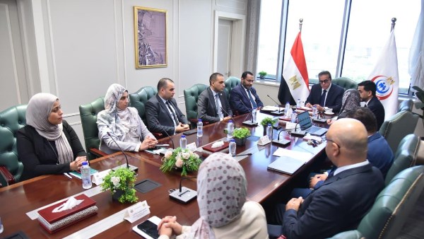 وزير الصحة يشيد بحصول المبادرات الصحية على شهادتي «ISO» ويطالب بتعميم أنظمة الجودة