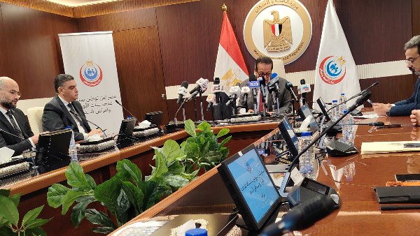 9 مستحضرات دوائية جديدة.. وزير الصحة يزف أخبارا سارة لمرضى الأورام