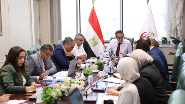 وزير الصحة يشدد على تسريع تجهيز وحدات زراعة النخاع بالمراكز الطبية المتخصصة