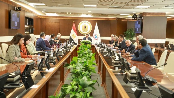 وزير الصحة : توسيع قاعدة المتبرعين بالكلى من الأحياء وإتاحتها للمرضى