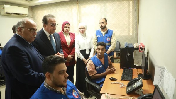 وزير الصحة يتفقد مركز الخدمات الطارئة 137 ويؤكد أهمية سرعة الاستجابة لاحتياجات المواطنين