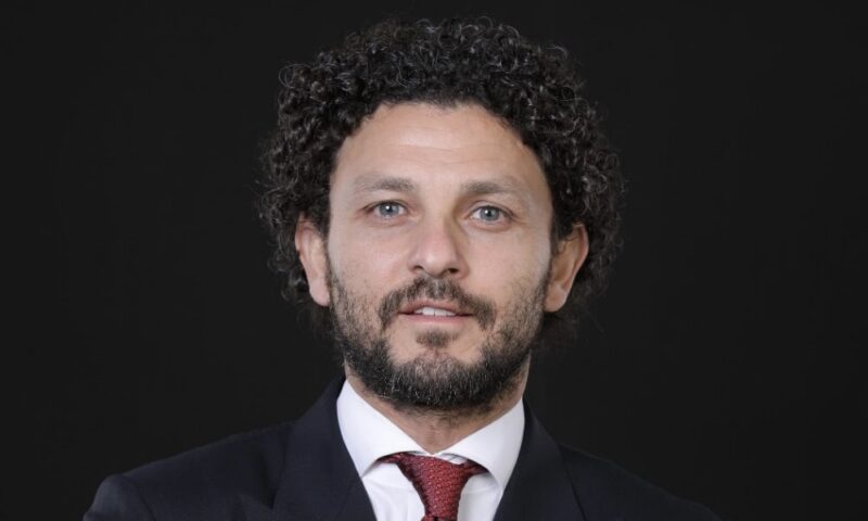 احلموا بالاحتراف.. حسام غالي يطالب اللاعبين الشباب بتغيير تفكيرهم
