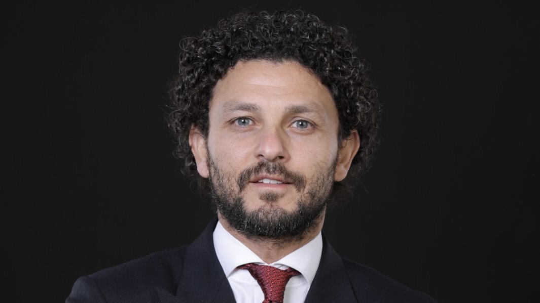 احلموا بالاحتراف.. حسام غالي يطالب اللاعبين الشباب بتغيير تفكيرهم