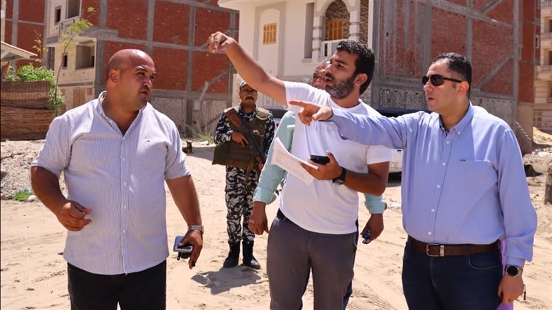 محافظ دمياط يتابع حملات إزالة مخالفات البناء ويوجه بالحسم وعدم الاكتفاء بالحلول الجزئية
