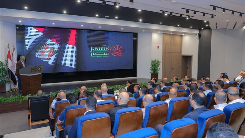 من استصلاح الأراضي إلى التصنيع والتجارة، رئيس جهاز مستقبل مصر يتابع منظومة الإنتاج المتكاملة