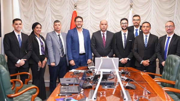 متطوعون من شباب الجامعات يستعرضون رؤيتهم لتسويق خدمات وزارة العمل