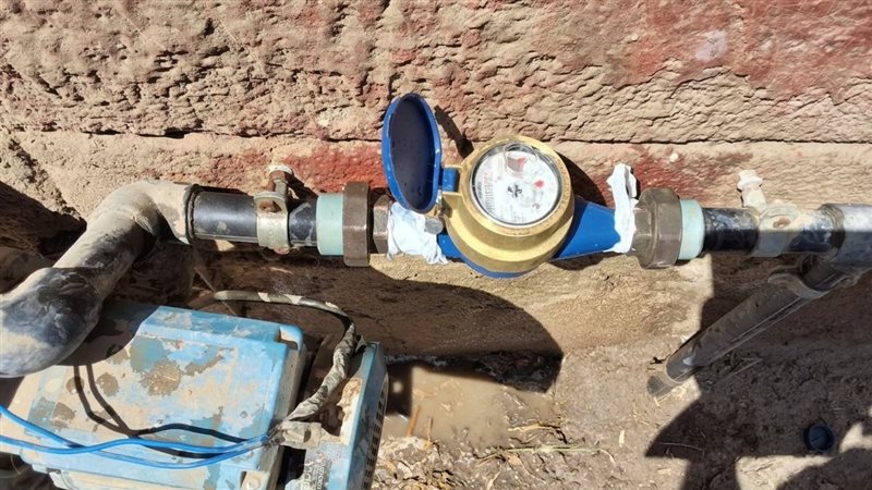 لتقليل الفاقد، مياه الفيوم تستبدل العدادات التالفة بمركز طامية