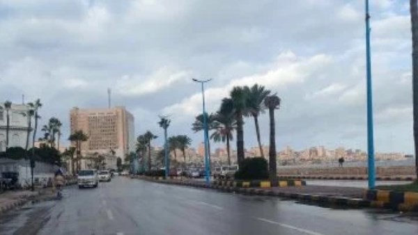 الطقس غدا الجمعة.. انخفاض الحرارة وأمطار خفيفة في هذه المناطق