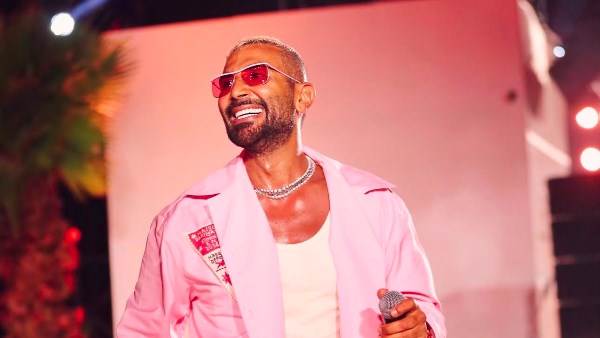 أحمد سعد يشعل الحماس من بيروت: «إيه لبنان الحلوة دي»