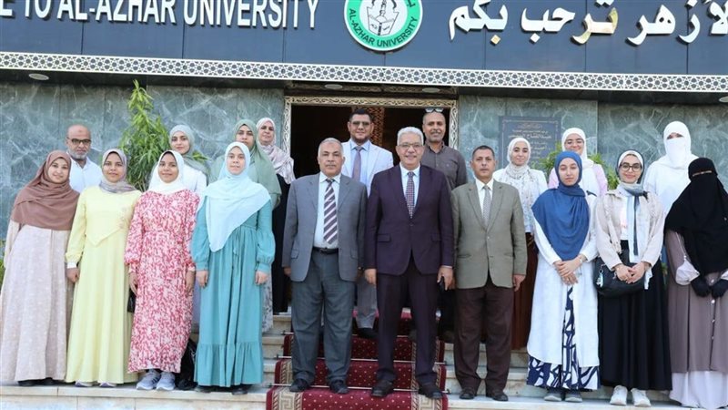 رئيس جامعة الأزهر يوجه بإعفاء طالبات أوائل الثانوية من مصروفات الدراسة والمدينة الجامعية