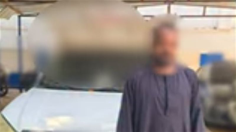 رحلة على حافة الخطر، ضبط قائد سيارة ربع نقل سمح بالركوب على الصندوق بالقاهرة