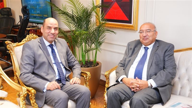 وزير العمل يبحث مواجهة الهجرة غير النظامية وتوفير بدائل آمنة للشباب