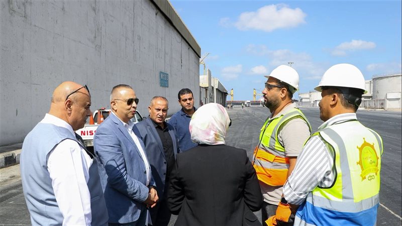 لجنة السلامة بالموانئ تتابع سلامة إجراءات تداول وتخزين البضائع وتنفذ مناورة حريق بميناء دمياط