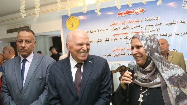 تكريم معنوي ومادي.. خلف الزناتي يعلن إطلاق جائزة المعلم القدوة