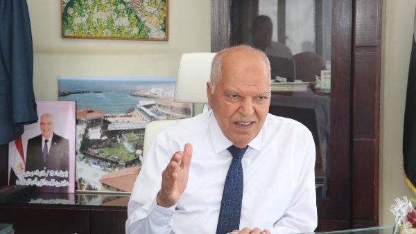 17 غرزة لمدير مدرسة تعرض للاعتداء في الدقهلية.. ونقابة المعلمين تتدخل