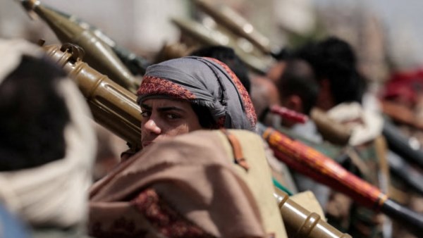 باب المندب يعيد رسم المعادلة.. السعودية في مواجهة 3 سيناريوهات باليمن