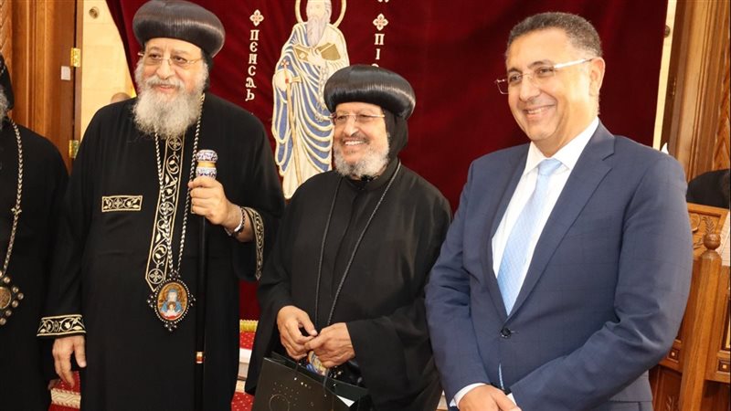 محافظ القليوبية يستقبل البابا تواضروس الثاني بالعبور