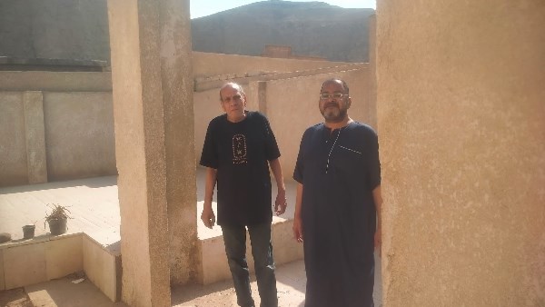 أشرف زكي يوجه بترميم مدفن نقابة المهن التمثيلية