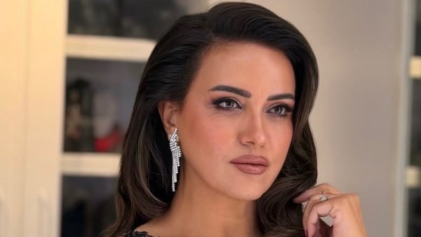 ريهام عبد الغفور تستعرض أناقتها بفستان لافت.. شاهد
