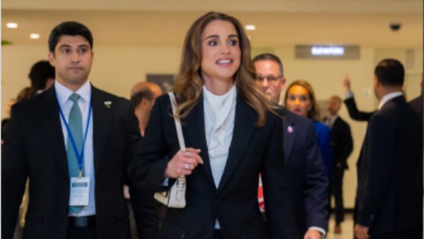 الملكة رانيا تخطف الأنظار بأناقتها في أحدث ظهور لها.. شاهد