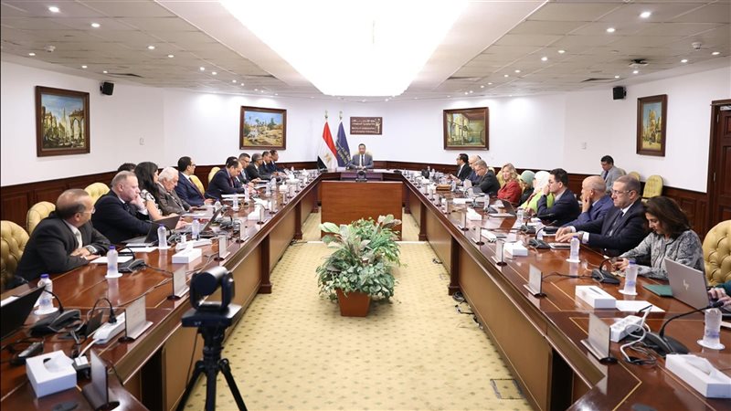 وزير الاتصالات: تكثيف الجهود لجذب الاستثمارات في البنية التحتية الداعمة للذكاء الاصطناعي