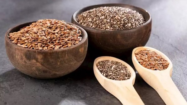 بذور الشيا مقابل بذور الكتان: أيهما أفضل لأحماض أوميجا 3 والمغنيسيوم