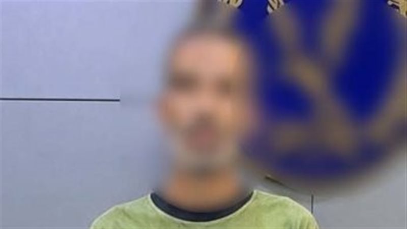 فيديو على كورنيش الإسكندرية يقود لضبط عاطل حاول سرقة صندوق قمامة