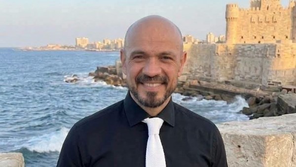 دايخ شوية وأنا هفوقه.. صديق ضحية زوجته فى الإسكندرية يكشف تفاصيل الساعات الأخيرة قبل مقتله