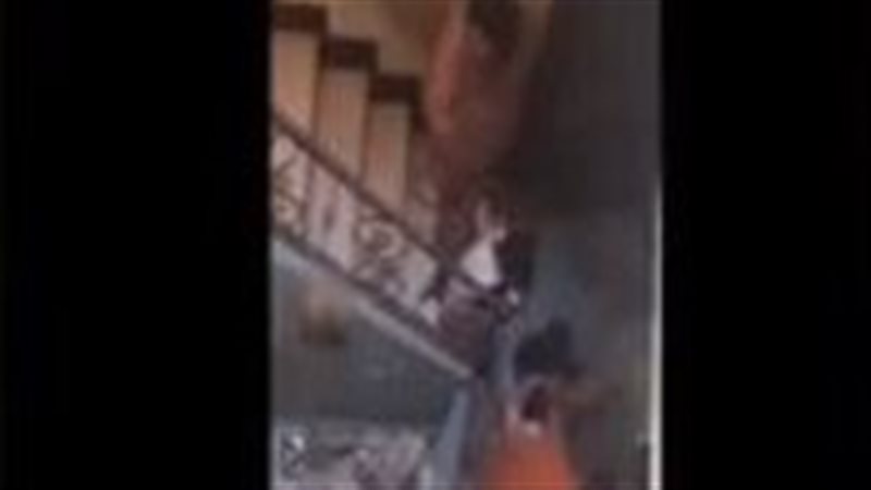 خلافات الجيرة تنتهي بمشاجرة عنيفة وسحل سيدة في البحيرة