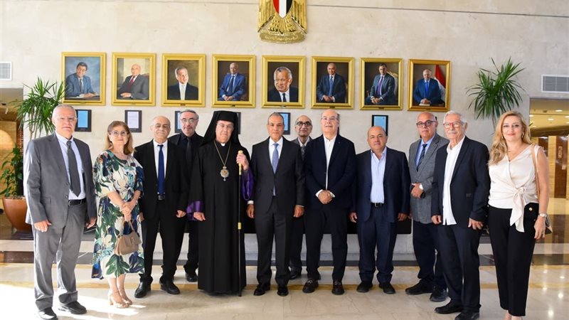 وزير الخارجية يستقبل رموز المصريين من أصول أرمينية