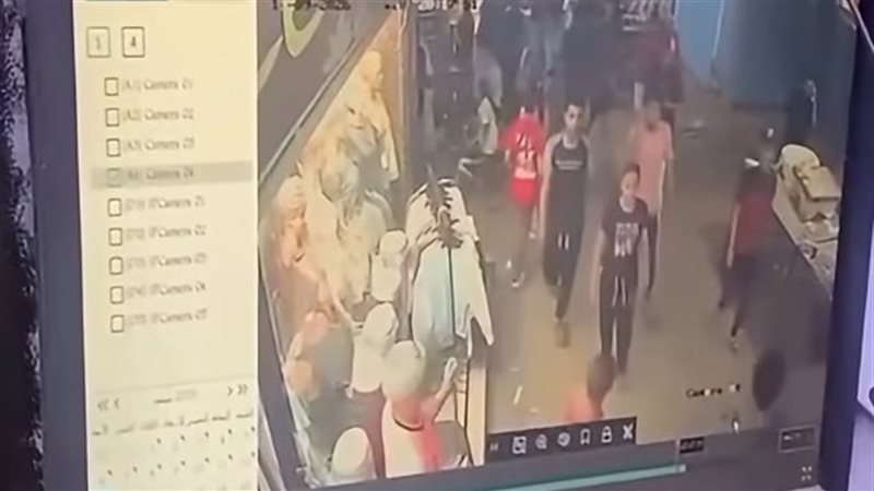 إصابات ورعب بين السكان، لحظة انفجار أسطوانة غاز في محل بشبرا الخيمة (فيديو)