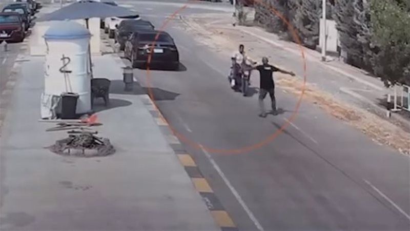 منعه من الدخول، دليفري يدهس فرد أمن داخل كمبوند بالتجمع الخامس