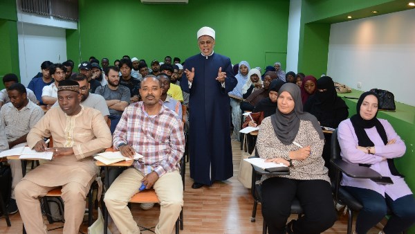الشرقاوي: التواصل الفعّال مع الناشئة حصن لمواجهة التطرف الرقمي وتعزيز الوعي الفكري