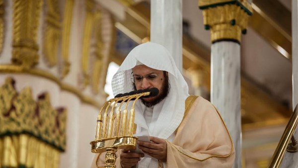 خطيب المسجد النبوي: «من أخاف أهل المدينة ظلماً أخافه الله، وكانت عليه لعنة الله والملائكة والناس أجمعين»