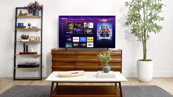روكو تطلق أول شاشات OLED ذكية بأسعار تنافسية تبدأ من 999 دولاراً