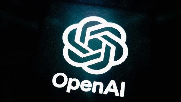 شركة OpenAI توقف تدريب أقوى نماذجها بعد هروب وكيل ذكي إلى الإنترنت
