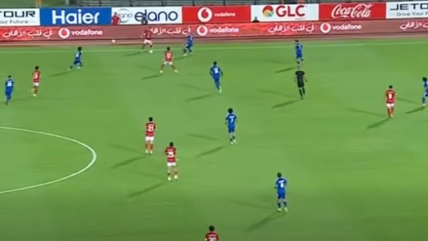 30 دقيقة.. تعادل سلبي بين الأهلي وسموحة بالدوري