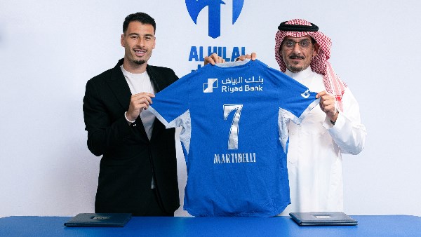 الهلال يحسم موقف مارتينيلي وواتكينز من ديربي الشباب